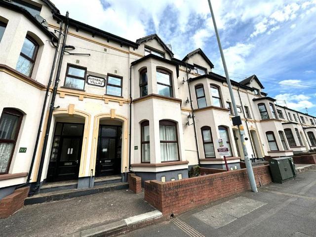 Compton Road, Wolverhampton, WV3 9PU 1 bed flat to rent £600 pcm £138 pw