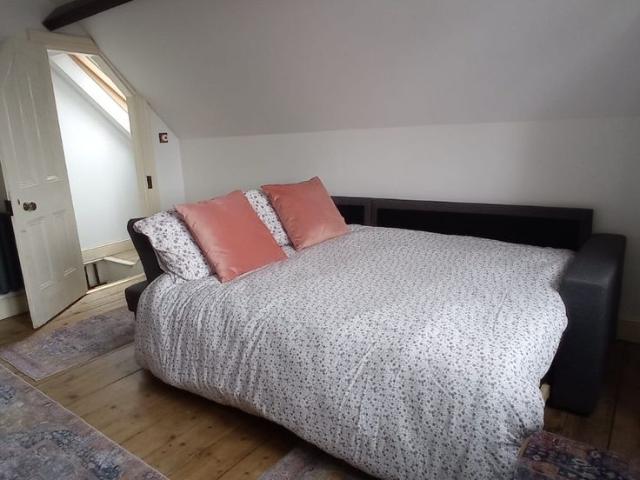 Compton Road, Wolverhampton WV3, Studio to rent, £800 pcm | PrimeLocation