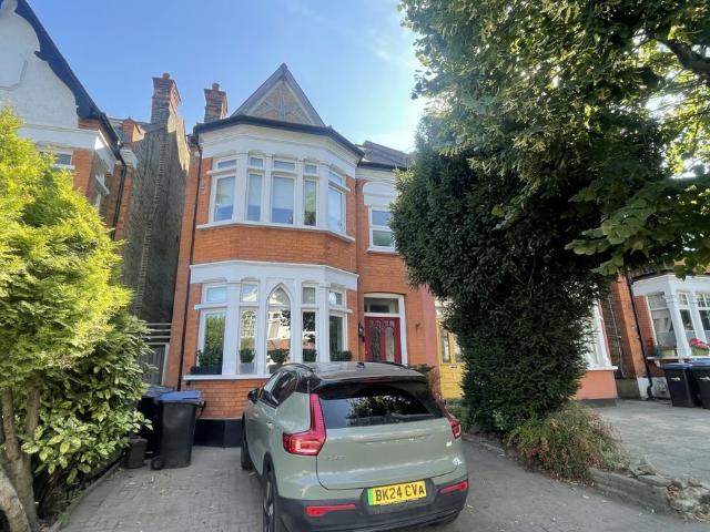 Compton Road, Winchmore Hill N21, 5 bed semi detached house to rent, £4,000 pcm | PrimeLocation