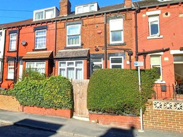 Compton Row, Leeds, West Yorkshire, LS9 2 bed terraced house to rent £995 pcm £230 pw