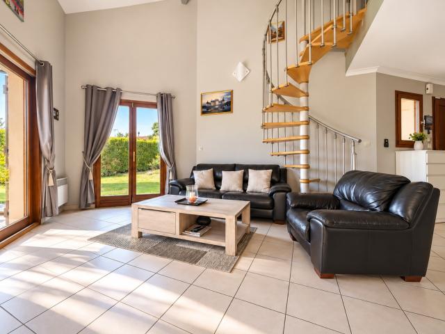 Contamine sur Arve 74 – Maison familiale de 159 m² avec jardin de 1 100 m²