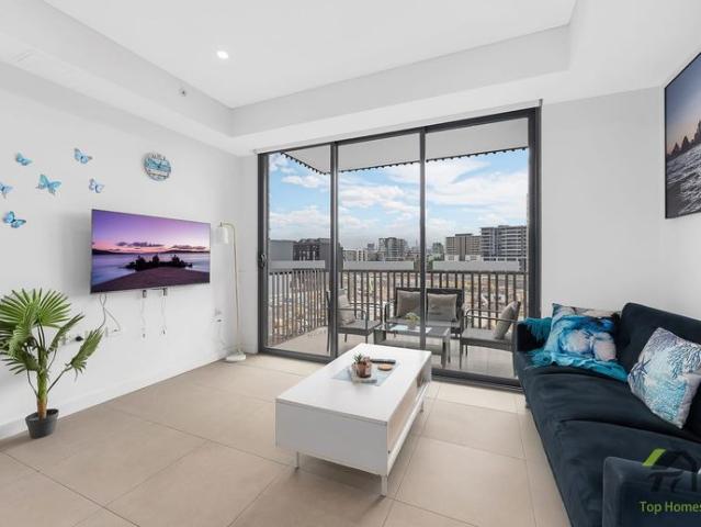 Contact agent for inspection Fully Furnished +All appliances+Everything Minimum 3 month lease, including free WIFI
