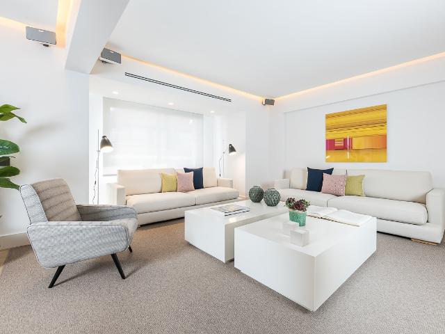 Contempoary and Spacious Apartment in Salamanca