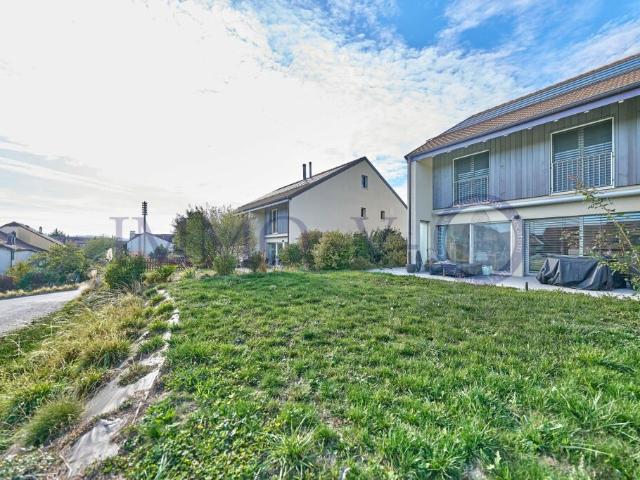 CONTEMPORAINE ET SPACIEUSE AVEC JARDIN AVEC SITUATION IDEALE