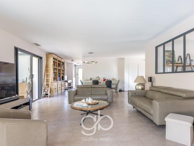 Contemporaine plain pied 158m2 4CH + Bureau + Garage Piscine. 158m² Villetelle