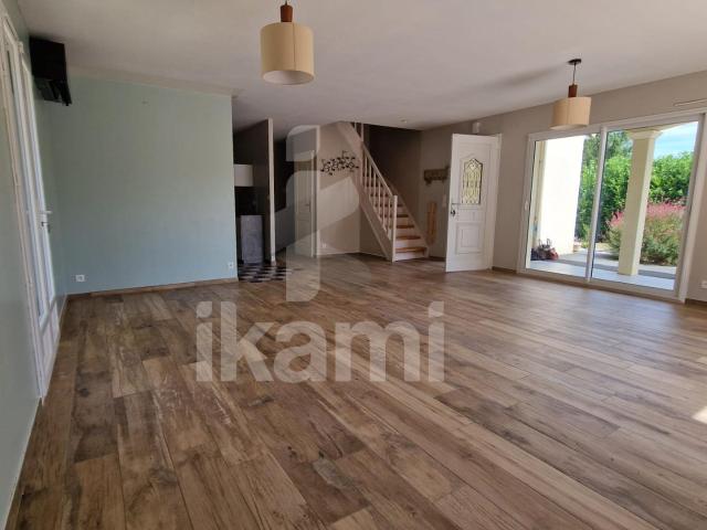Contemporaine 4 chambres, tout confort, 130 m2 habitables 130m² Douzillac
