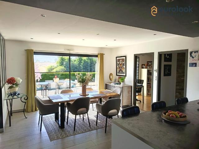 CONTEMPORAINE