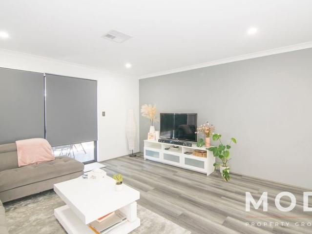 CONTEMPORARY 3 X 2 FORRESTDALE HOME IN GREAT LOCATION