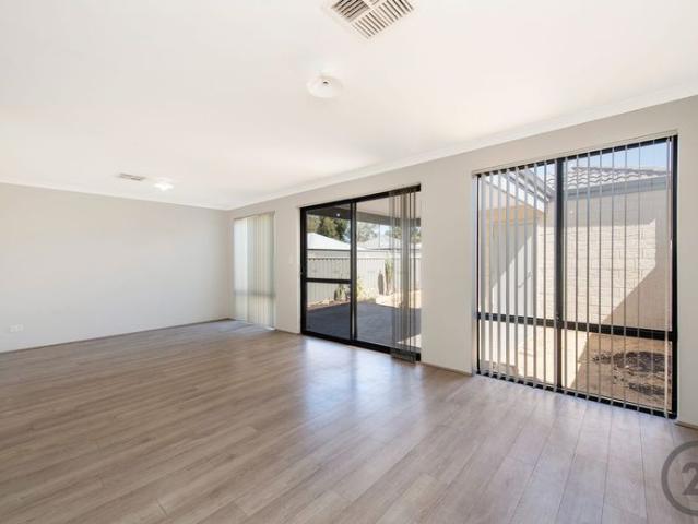 Contemporary 3 Bedroom Living Close to Everything