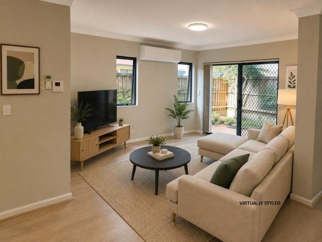 Contemporary 3 Bedroom Townhouse With Parkside Position