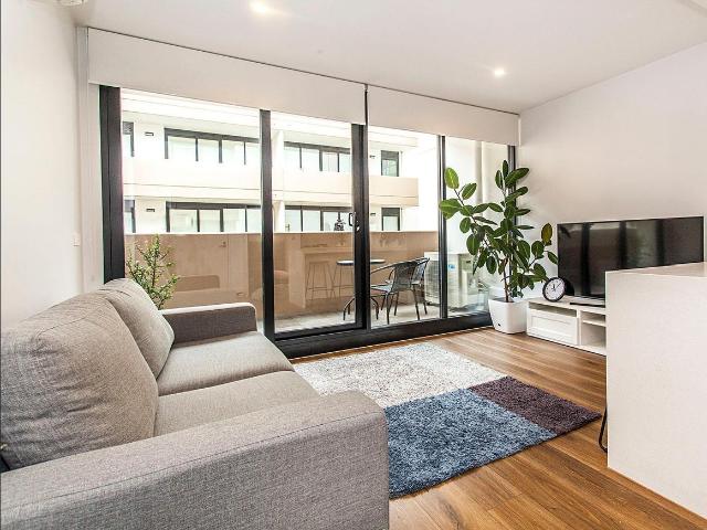 Contemporary 1 Bedroom Apartment in the central location in Chadstone