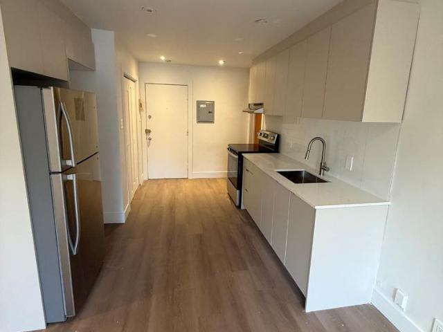 Contemporary 1 Bedroom | Bright & Spacious Living