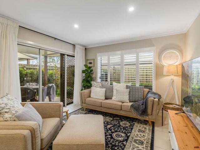 Contemporary 2 Bed Unit in Centenary Heights