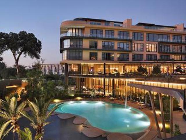 contemporary 2 bedroom apartment wit.