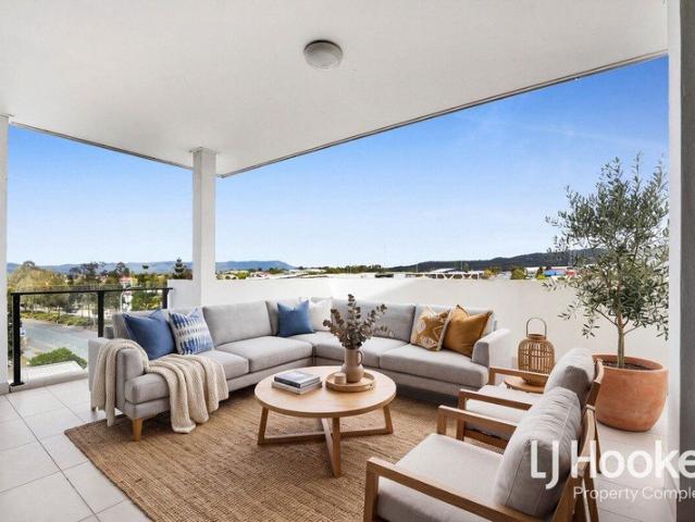 Contemporary 2 Bedroom Apartment with Mountain Views