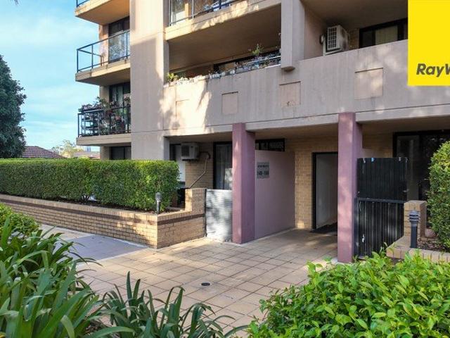 CONTEMPORARY 2 BEDROOM APARTMENT IN CENTRAL LOCATION