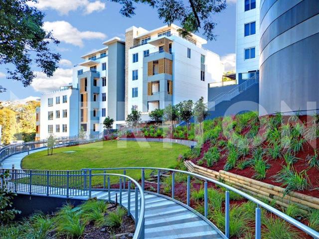 CONTEMPORARY 2 BEDROOM APARTMENT IN SOUGHT AFTER SUBURB
