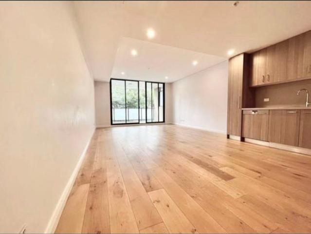 Contemporary 2 Bedroom Apartment | Spacious, Stylish & Convenient