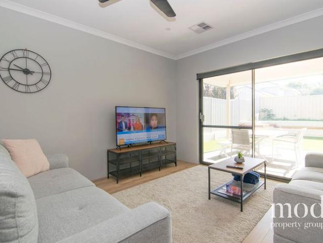 CONTEMPORARY 4 X 2 HOME IN FANTASTIC LOCATION