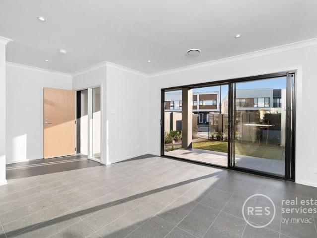 Contemporary 4 Bedroom Family Home in Georges Cove by Mirvac!