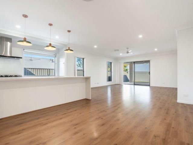 Contemporary 4 Bedroom Home