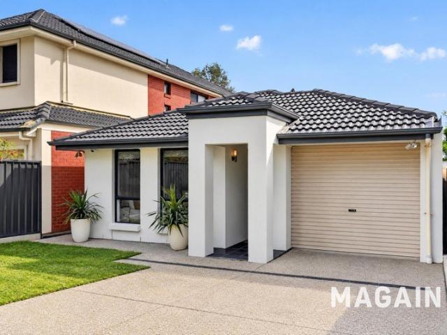 Contemporary 4 Bedroom Living with Solar, Battery & Marion at Your Door