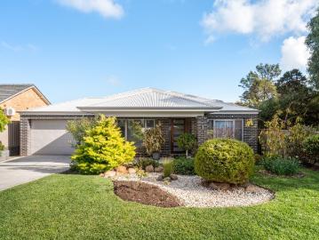 Contemporary 5 Bedroom Clearview Residence