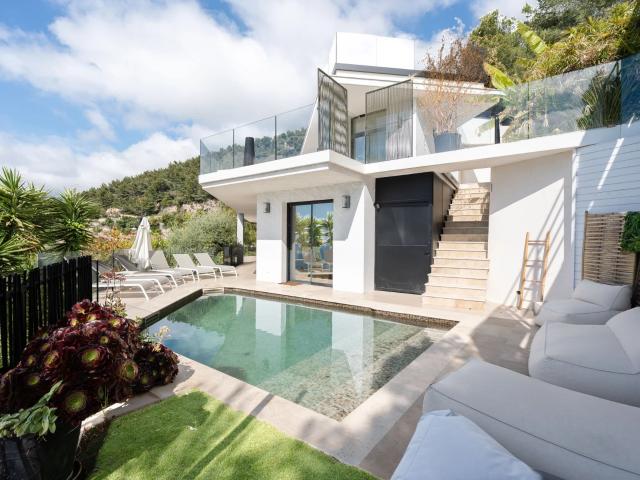 Contemporary 5 bedroom villa close to Monaco