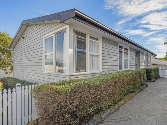 Contemporary cottage charm