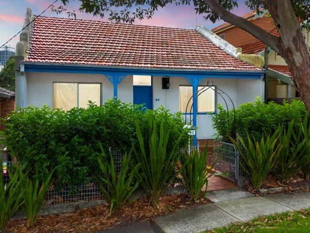 Contemporary Cottage Lifestyle In Perfect Family Friendly Setting