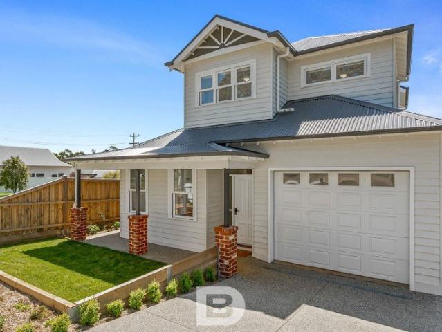 Contemporary Country Elegance in the Heart of Woodend