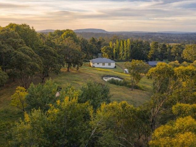 Contemporary Country Living | Brand New Acreage | Just Minutes from Town