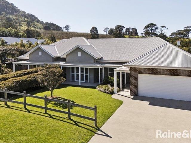 Contemporary Country Living with Coolangatta Mountain Views