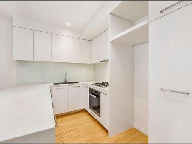 Contemporary Courtyard Living in the Heart of Caulfield