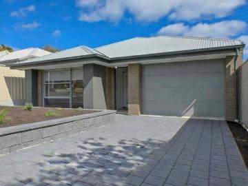 Contemporary Coastal Home with Space, Style & Convenience CONTACT TRUDY