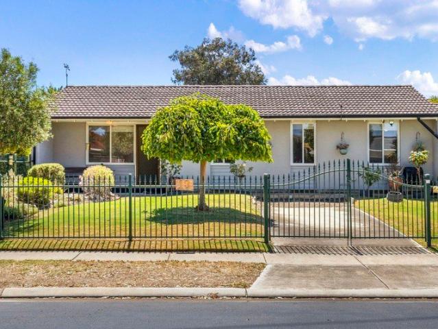 Contemporary Coastal Living 3 Bedroom Homette in Semaphore Park