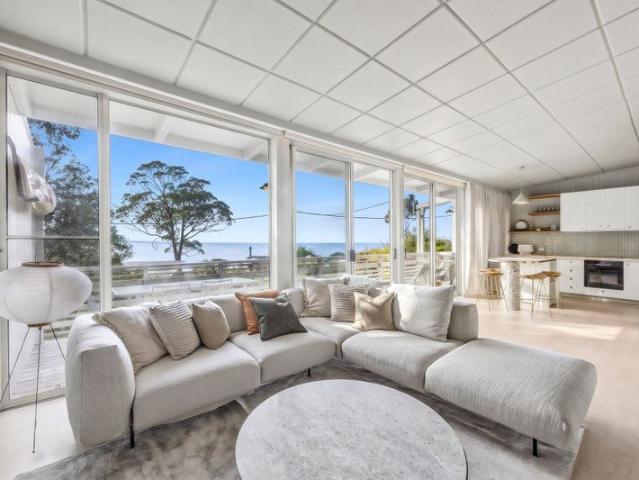 CONTEMPORARY COASTAL LIVING