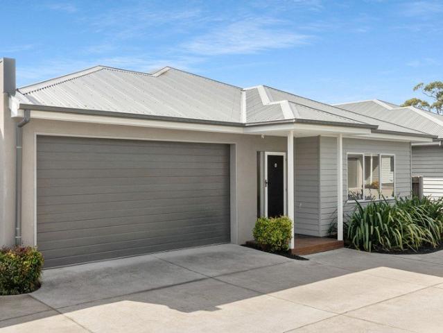 Contemporary Coastal Living in Sought After Rosebud South