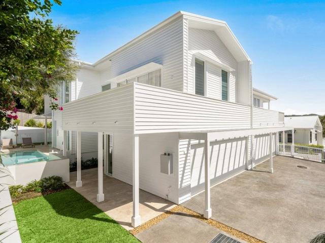 Contemporary Coastal Living in Sunrise Beach
