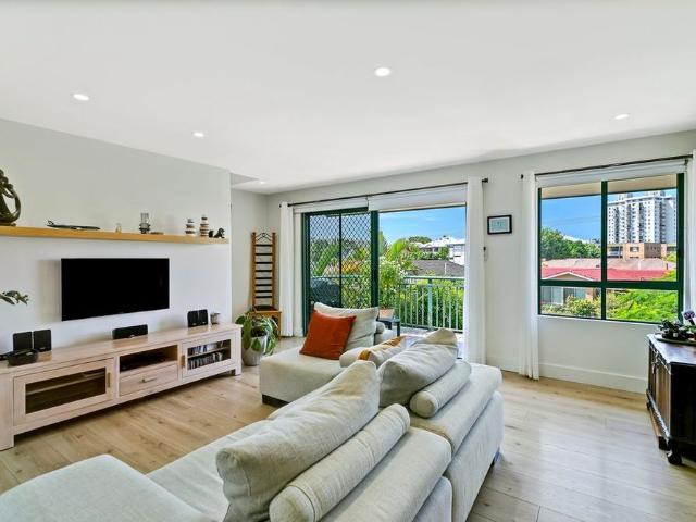 Contemporary Coastal Living in the Heart of Maroochydore