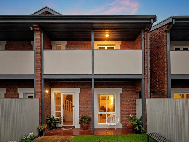 Contemporary Coastal Living in the Heart of Glenelg North