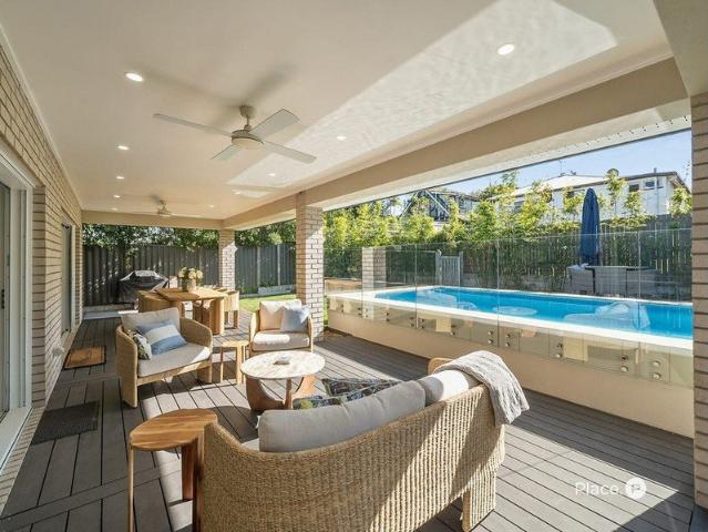 Contemporary Coastal Living Just 450m from Margate Beach
