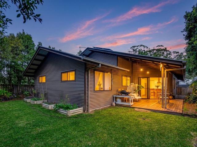 Contemporary Coastal Living, Walk to the Beach