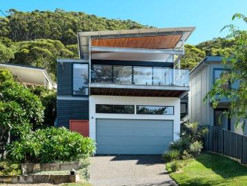 Contemporary Coastal Living with Ocean Views, Space & Versatility