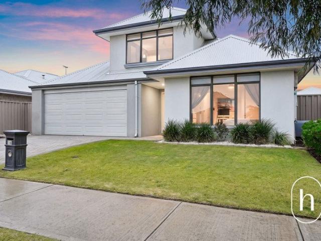 Contemporary coastal living with room for everyone!