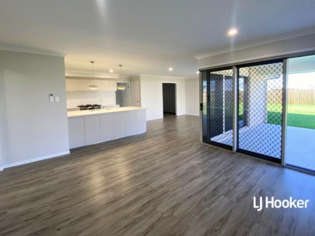 CONTEMPORARY COASTAL LIVING WITH ROOM TO RELAX