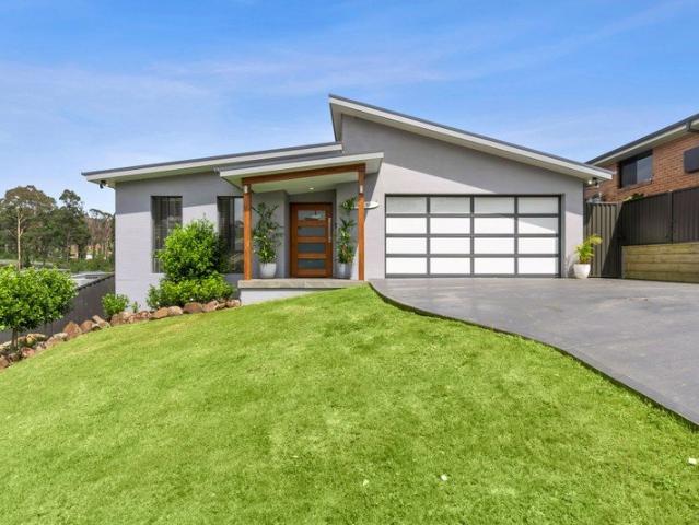 Contemporary Coastal Living with Space for All the Extras
