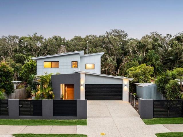 Contemporary Coastal Living with Space, Style and Privacy