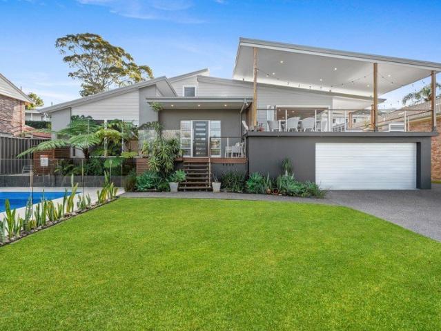 Contemporary Coastal Living with Space, Style & Family Flexibility