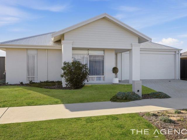 Contemporary Coastal Living with Style, Space & Sophistication